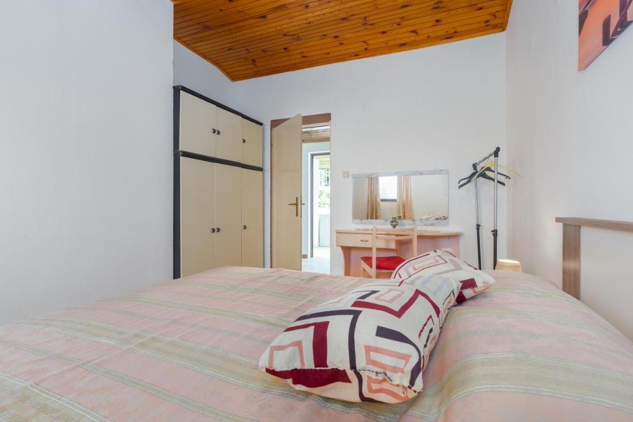Apartman Ana โปเรช ภายนอก รูปภาพ